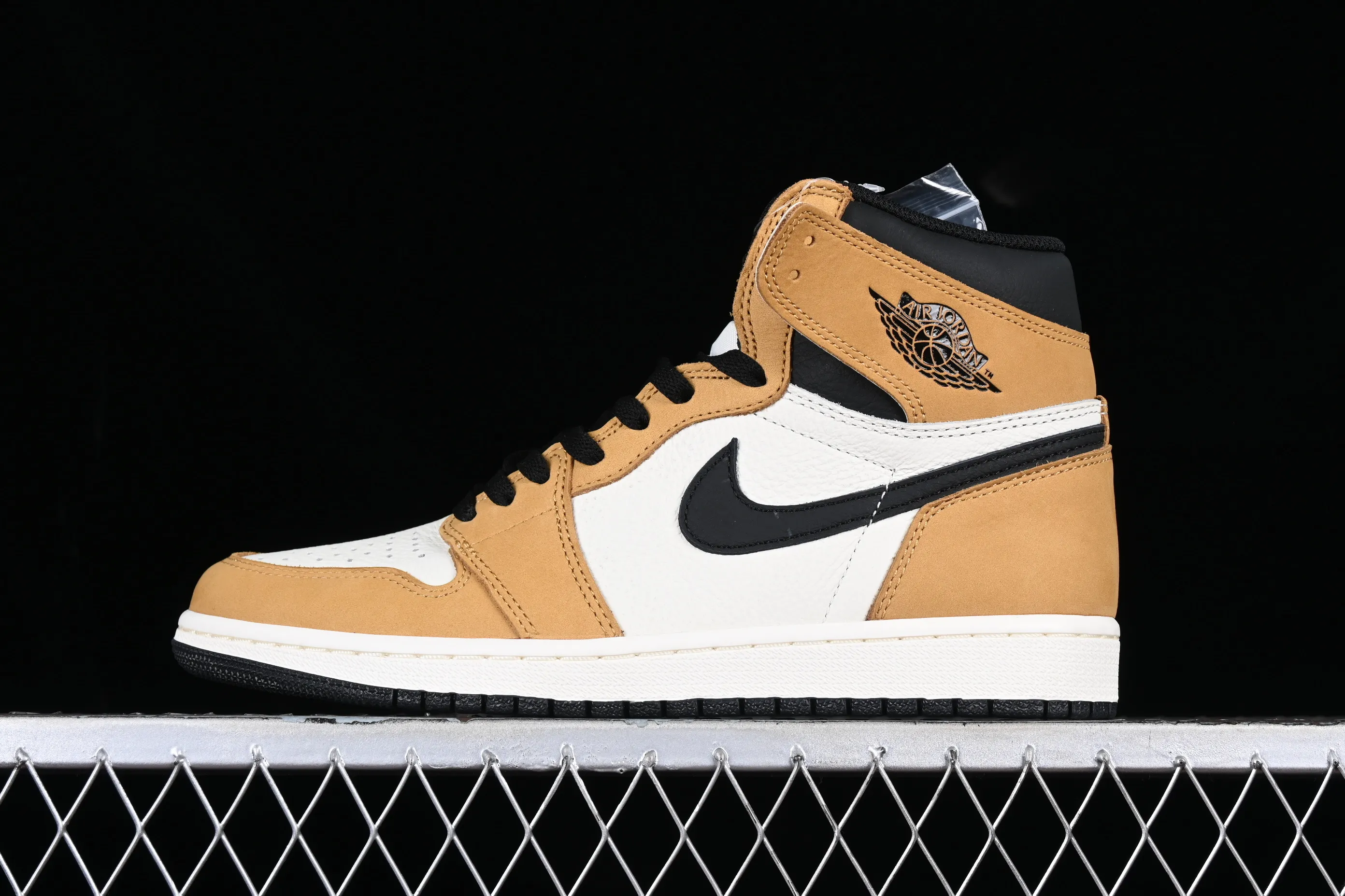All categories Air Jordan Jordan series basketball shoes Air Jordan 1 High LJR version Air Jordan 1 Rookie Of the Year AJ1 Joe 1 black brown toe 555088-700